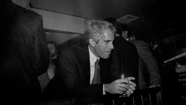 RT: Эпштейн приезжал в Россию в 1990-х, чтобы исследовать научный потенциал