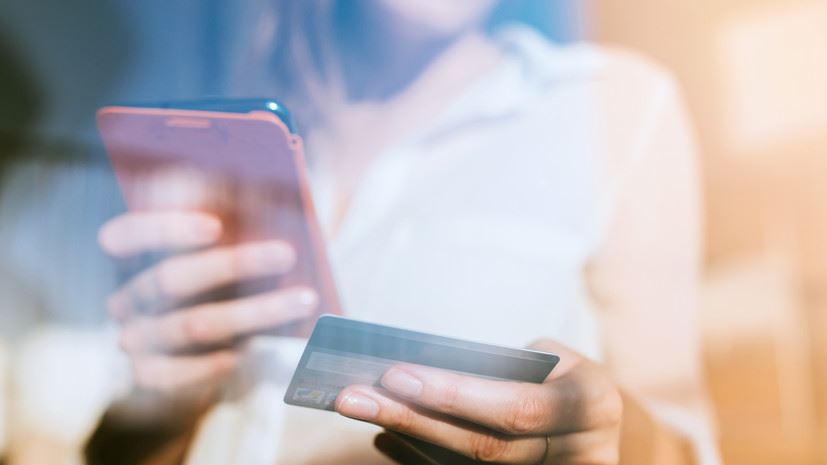 Специалист Бурденко объяснил падение спроса на кредитные карты в 2025 году