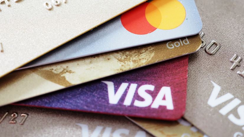 Финансист Валишвили призвала поменять банковские карты Visa и Mastercard